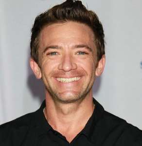 David Faustino